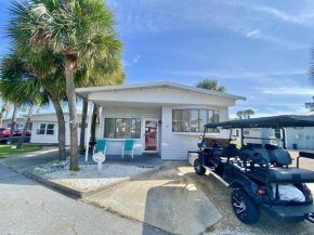Venture Out 436 Snook Ln Comes with Large GOLF CART